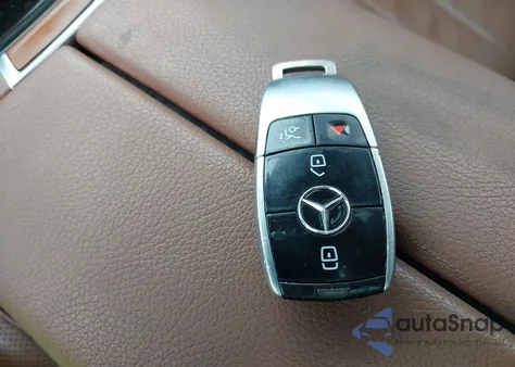 2018 Mercedes-Benz E 400 4Matic z USA, uszkodzony, nr VIN WDD1J6GB3JF029668